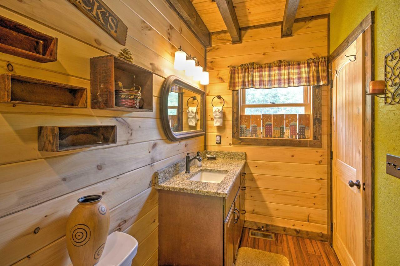 Scenic Fox Ridge Cabin On 4 Acres With Hot Tub! Whittier Экстерьер фото